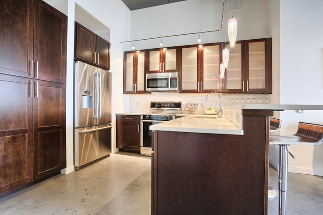 1BR, 1BA - 1,008SF - Kitchen - The 1500 Condominium