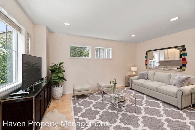 Foto del edificio - 3 br, 3.5 bath House - 2020 E Jefferson St