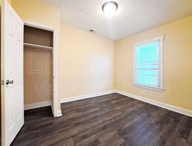 Building Photo - 2751 Alford Ave