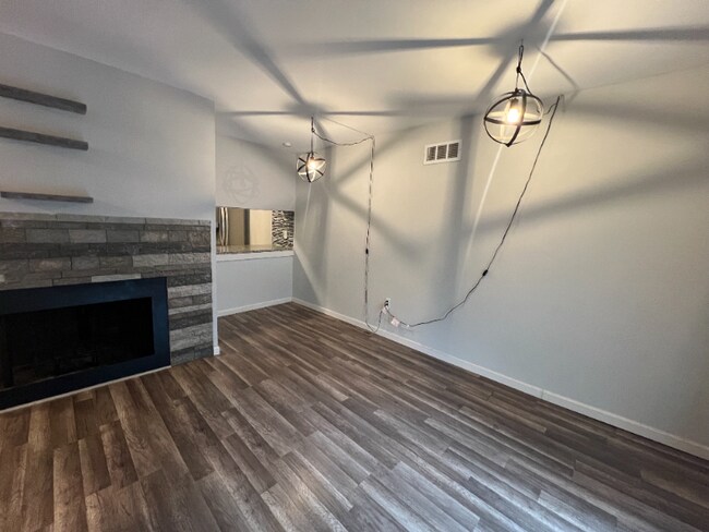 Foto del edificio - 2001 Cervantes Ct