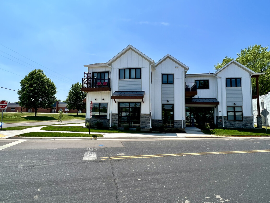 5411 Bashford St Unit 102, McFarland, WI 53558 Apartments in