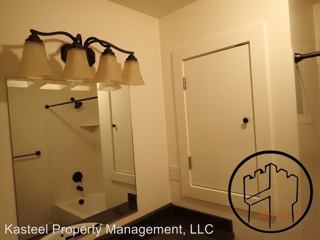 Foto del edificio - 3 br, 2.5 bath House - 251 South 1600 West