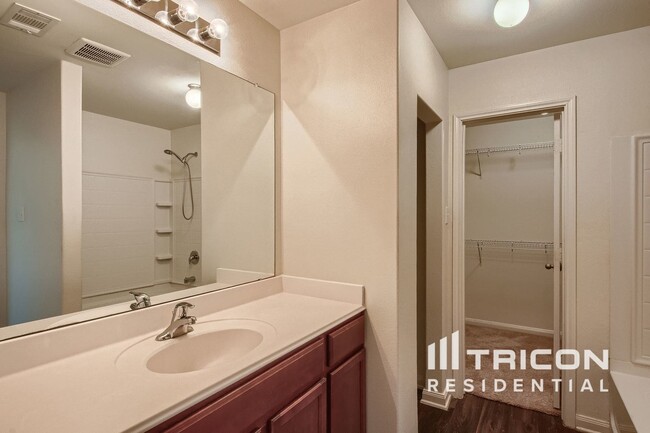 Foto del edificio - 1026 Barrymore Ln