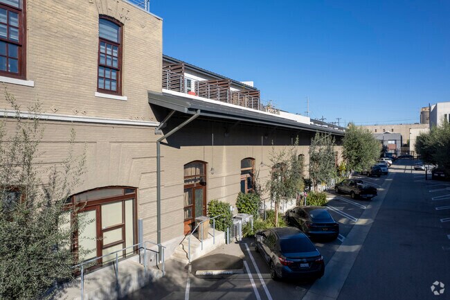 940 E 2nd St - Barn Loft Residential Condos