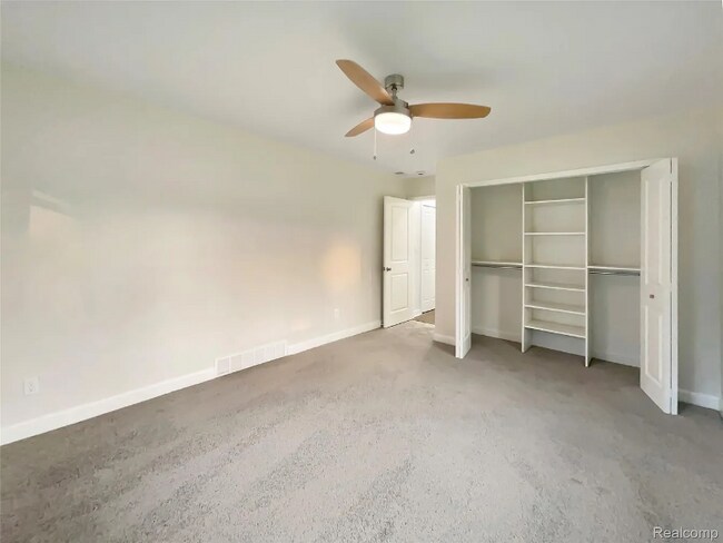 Foto del edificio - 26018 Whipple St