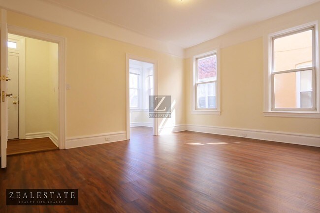 Foto del edificio - 88-24 81st Avenue