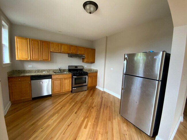 Foto del edificio - 894 Green Bay Rd