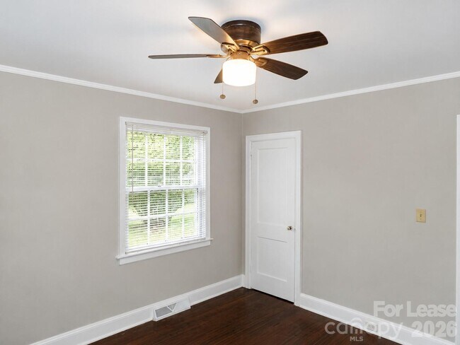 Foto del edificio - 2733 Parkway Ave