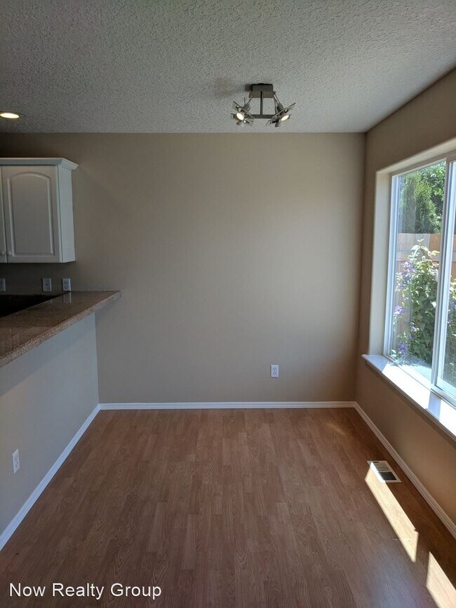 Foto del edificio - 3 br, 3 bath House - 685 SE 71st Ave