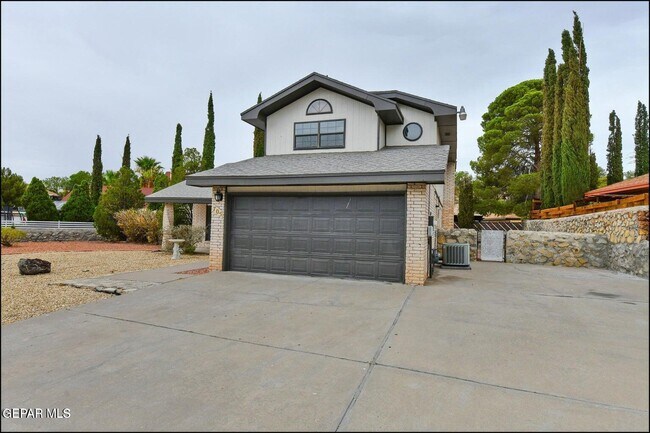 Building Photo - 705 Villa Flores Dr