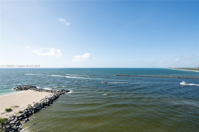 Foto del edificio - 2200 S Ocean Ln
