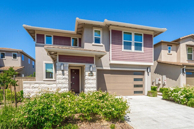 Building Photo - 4455 English Elm St