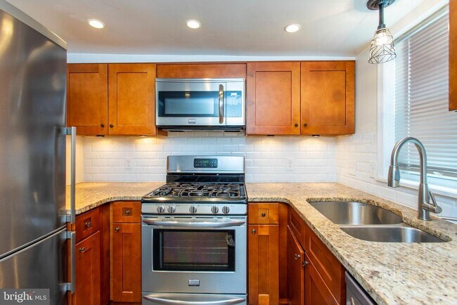 Foto del edificio - 2218 E Oakdale St