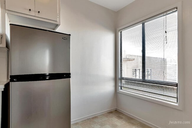 Building Photo - 70 Terra Vista Ave