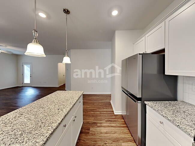 Foto del edificio - 94 Shelby Ct