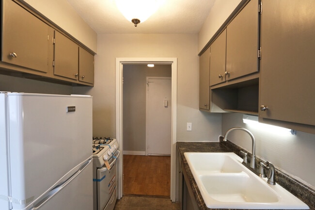 Building Photo - 214 Place Apartments