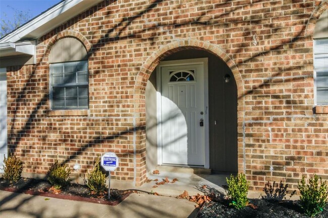 Building Photo - 3109 Old Hickory Trail