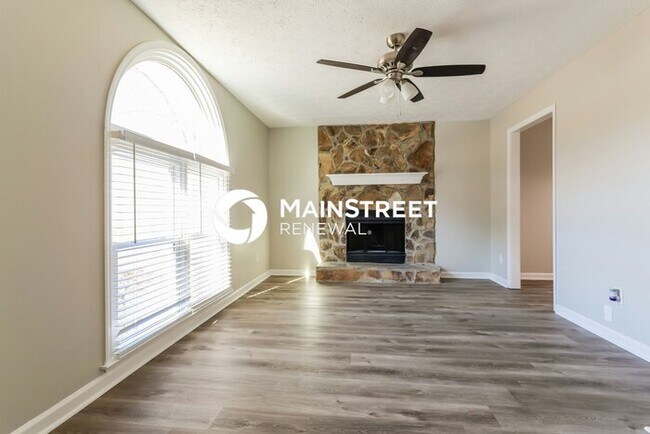 Foto del edificio - 4 Bedroom Pet-Friendly Home in Snellville, GA with Main Street Renewal