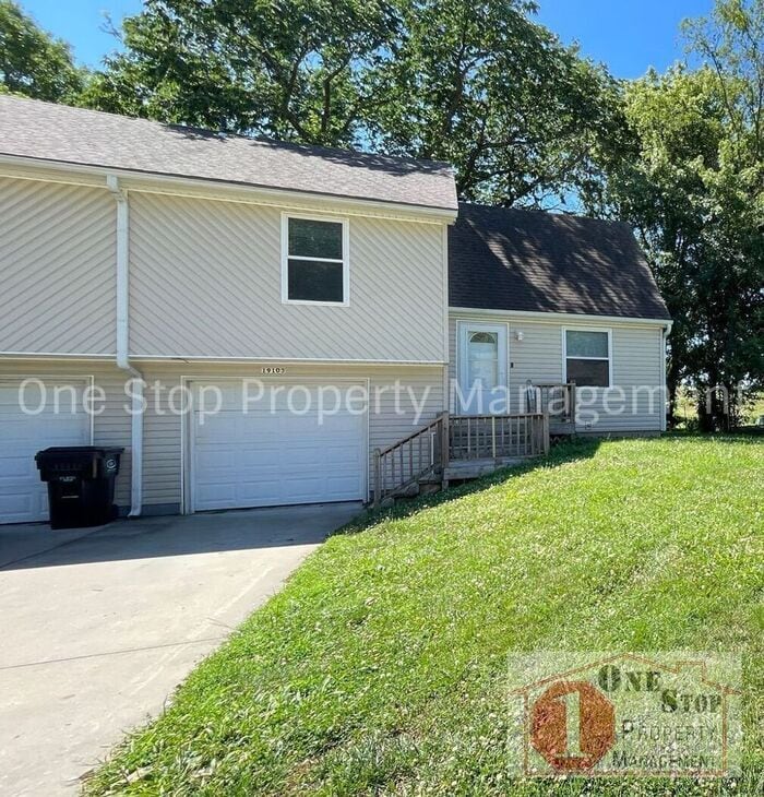 Primary Photo - Charming 3-bedroom, 1-bathroom in Independ...