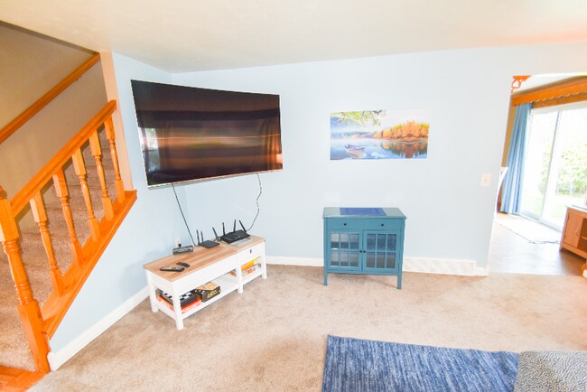 Building Photo - 1030 Coppens Rd