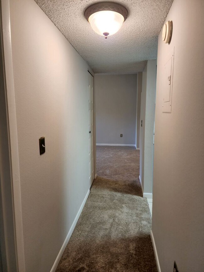 Foto del edificio - Move in Ready One Bedroom Condo with Resort-Style Amenities