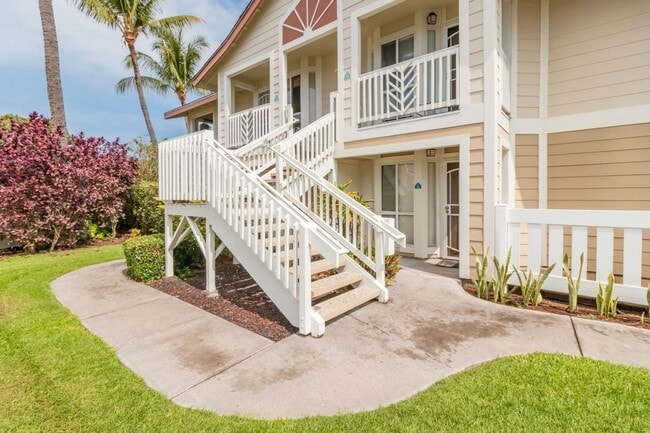 Building Photo - 2 bedroom 2 bath furnished upstairs condo ...