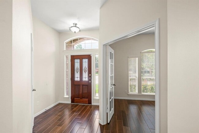 Building Photo - 2203 Falcon Knoll Ln