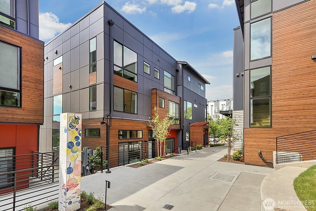 Foto principal - 2036 24th Ave S