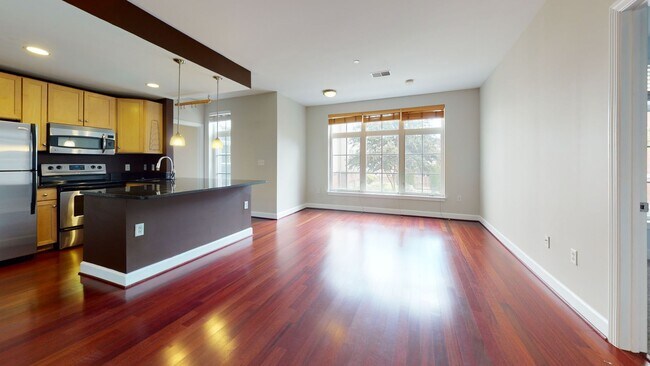 Building Photo - Modern Bloomingdale One Bedroom Plus Den (...