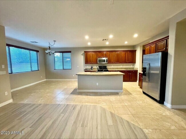 Foto del edificio - 3355 E Grand Canyon Dr