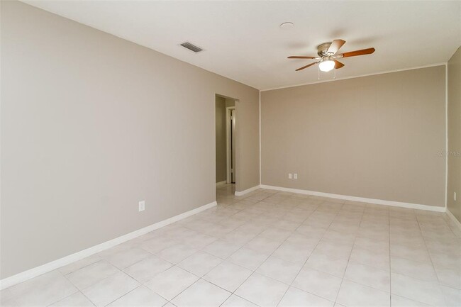 Building Photo - 301 Chutney Dr