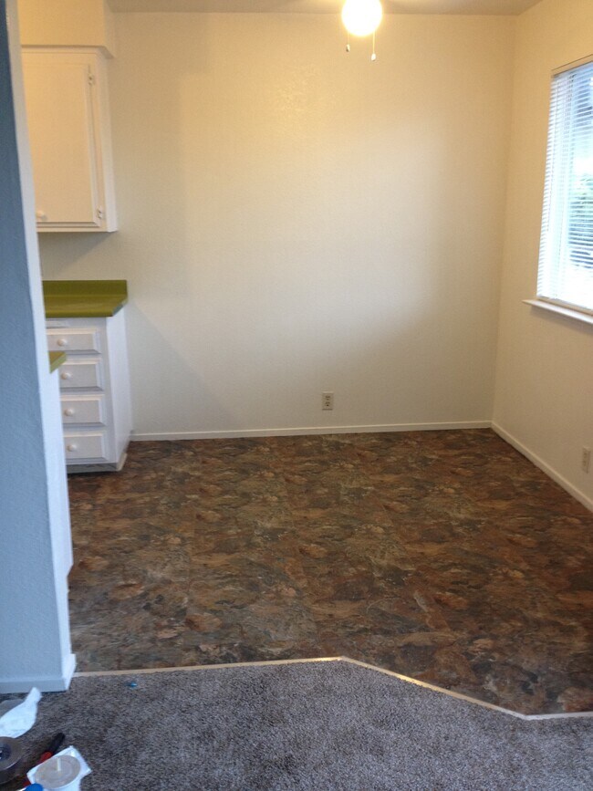 Come en la cocina - 1136 Arthur St