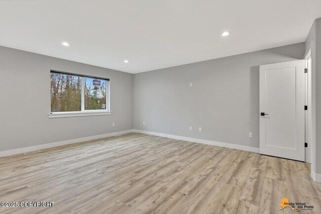 Foto del edificio - 623 Rita Cir