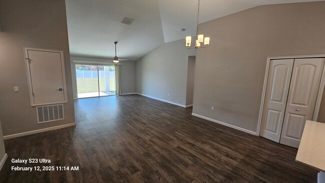 Building Photo - Newer Home - Bright & Open Floor Plan