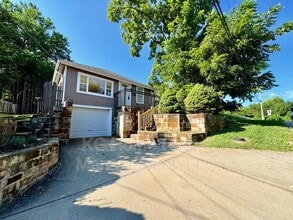 Building Photo - 2817 W 41st Ave