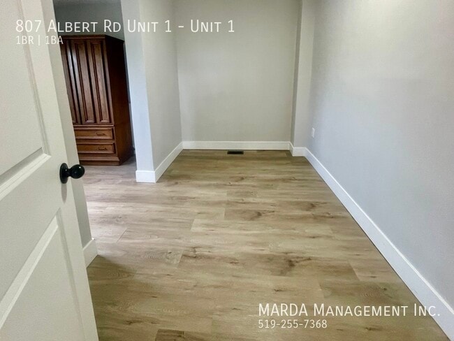 Building Photo - COZY 1-BEDROOM/1BATH MAIN FLOOR APARTMENT -ALL INCLUSIVE