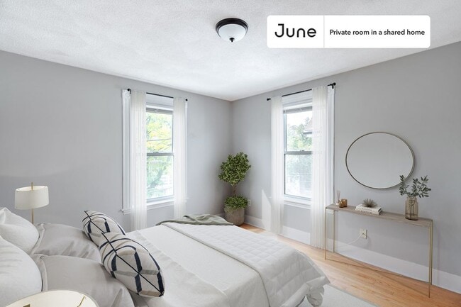 Private bedroom in 6 bed/1.5 bath Home - Private bedroom in 6 bed/1.5 bath Home