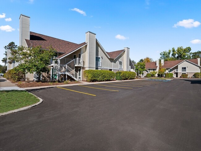 Building Photo - The Landings of Madison Heights