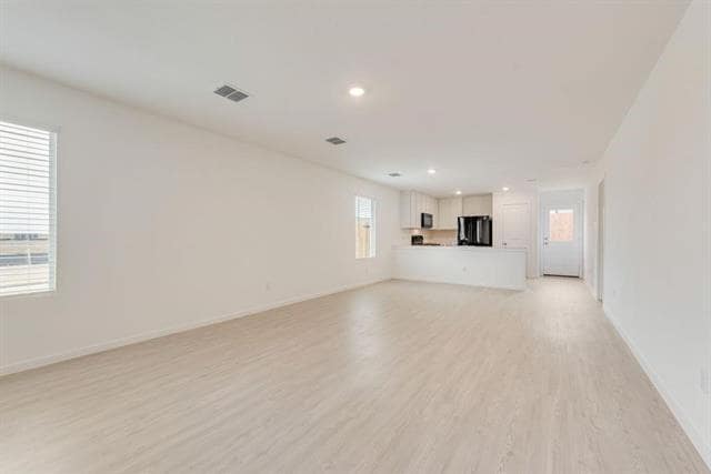 Building Photo - 1270 Basswood Dr