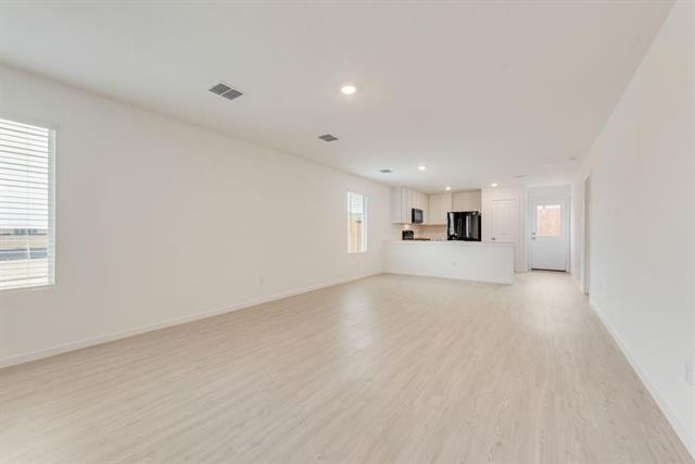 Foto del edificio - 1270 Basswood Dr