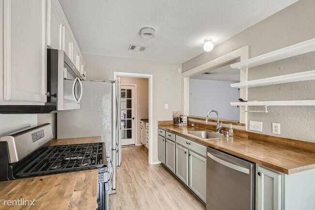 Foto del edificio - 3 br, 2.5 bath House - 2514 Jesse Owens Dr...