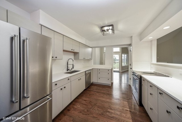 Building Photo - 981 Fairway Cir