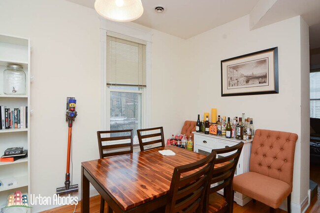 Building Photo - 1217 W George St