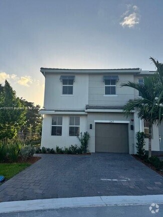 Building Photo - 247 SW 169th Ln
