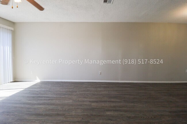 Building Photo - 6730 S Lewis Ave