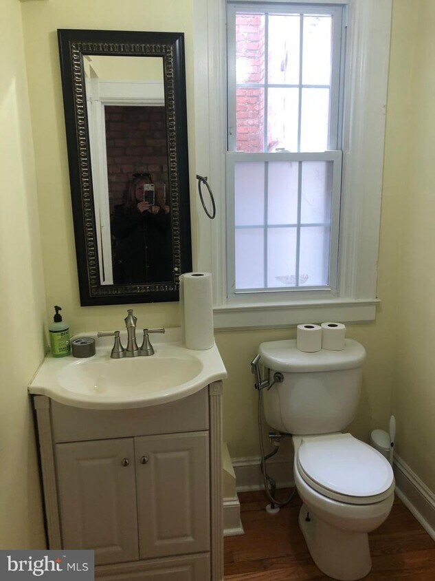 Primary Photo - 1107 W 37th St