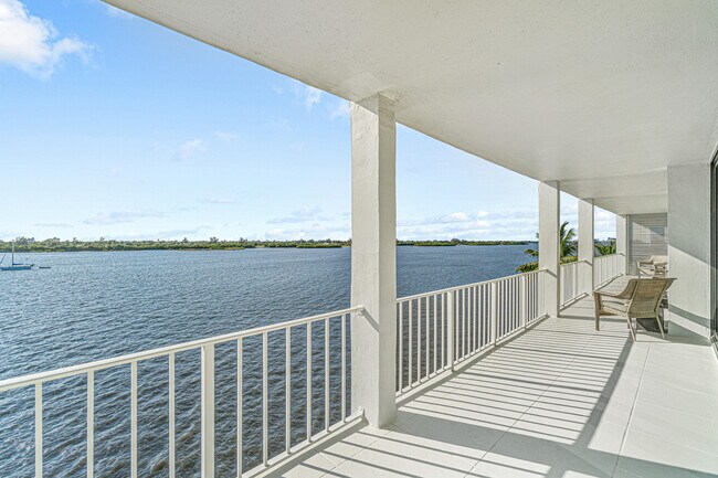 Foto del edificio - 2784 S Ocean Blvd
