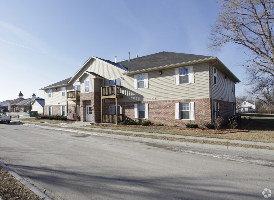 Lone Tree Apartments - Carter Place