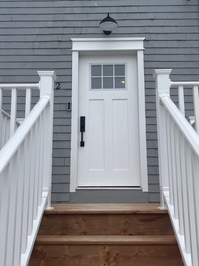 Building Photo - 12 Woodbury Dr