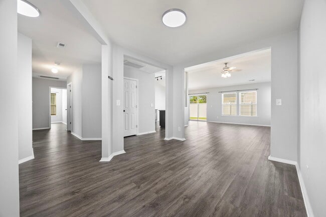Building Photo - 1006 Post Oak Ct